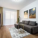 아파트 Bonita - Chic Urban Retreat With Private Balcony 부쿠레슈티