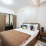 Bonita - Chic Urban Retreat With Private Balcony 부쿠레슈티