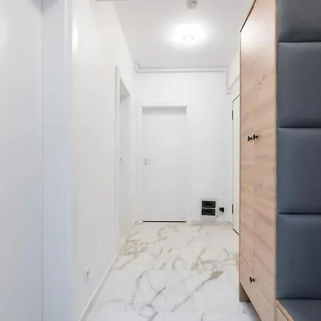 Bonita - Chic Urban Retreat With Private Balcony Appartement