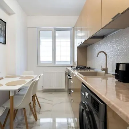 Bonita - Chic Urban Retreat With Private Balcony Appartement Bucarest