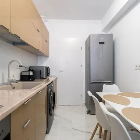 Apartment Bonita - Chic Urban Retreat With Private Balcony Bucharest