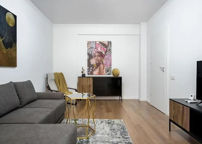 Bonita - Chic Urban Retreat With Private Balcony Apartman *