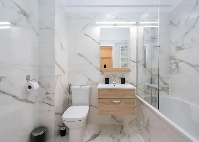 Bonita - Chic Urban Retreat With Private Balcony Apartman Bukarest