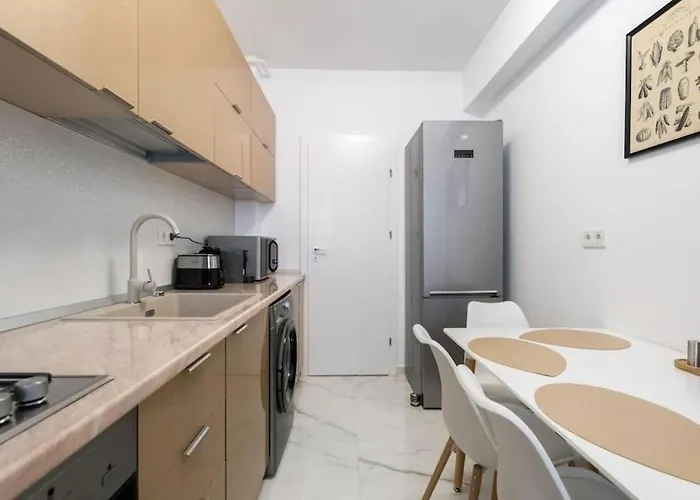 Apartman Bonita - Chic Urban Retreat With Private Balcony Bukarest