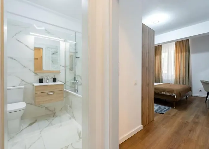 דירה Bonita - Chic Urban Retreat With Private Balcony *