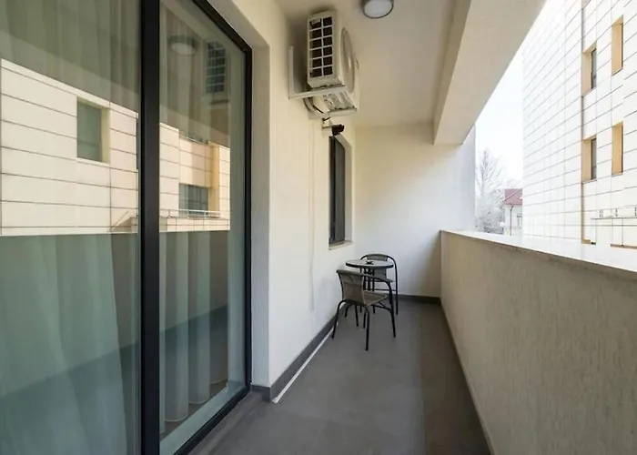 Bonita - Chic Urban Retreat With Private Balcony בוקרשט