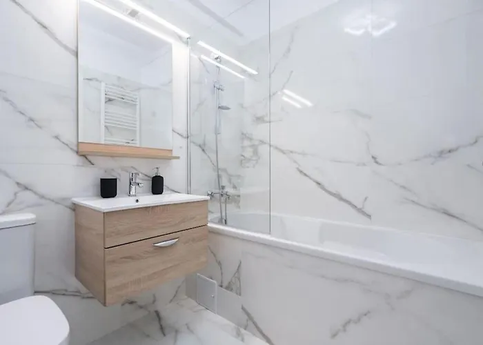 Bonita - Chic Urban Retreat With Private Balcony * בוקרשט