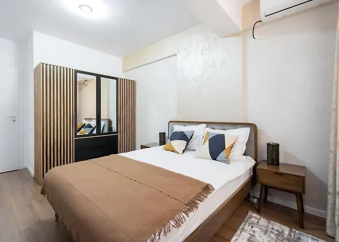 Bonita - Chic Urban Retreat With Private Balcony בוקרשט