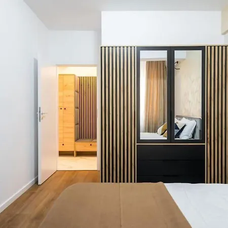 Bonita - Chic Urban Retreat With Private Balcony בוקרשט